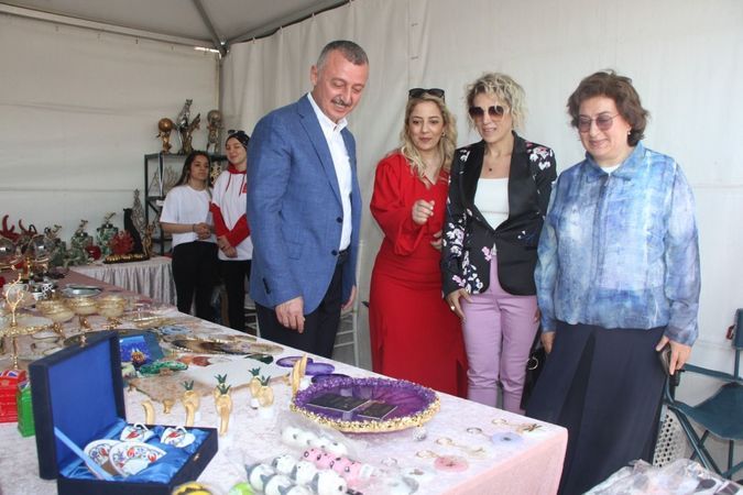 İzmit Kent Meydanı'nda festival heyecanı başladı