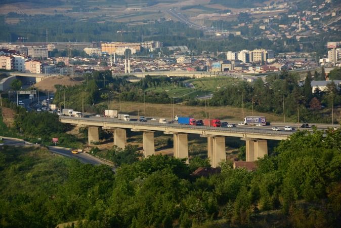 TEM'de bayram öncesi trafik akıcı