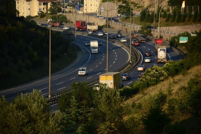 TEM'de bayram öncesi trafik akıcı