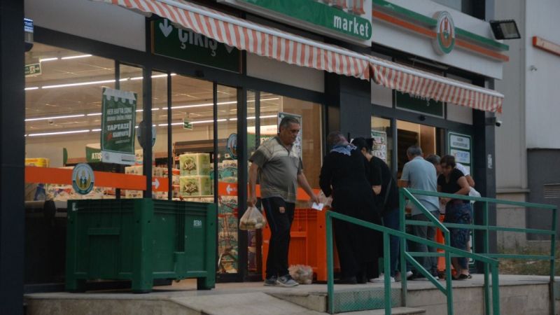 Kocaeli'de Tarım Kredi Kooperatif Marketinde indirim yoğunluğu