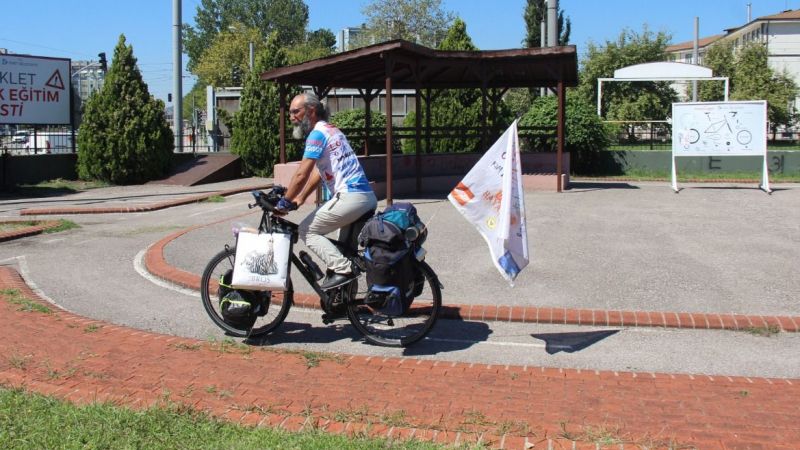 Şehir şehir dolaşıp kök hücre nakli ve organ bağışına dikkat çekiyor