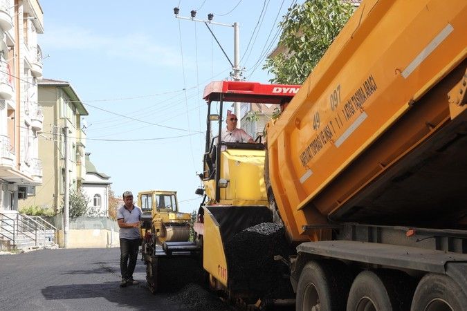 Başkan Bıyık asfalt makinesine bindi, ortaya bu kareler çıktı