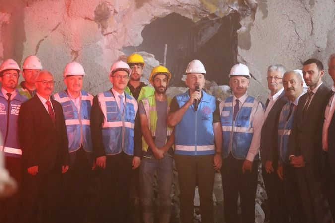 Dev metro projesinin tünelinde ışık gözüktü