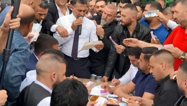 Aşiret düğününde gelin ve damat için toplanan para dudak uçuklattı