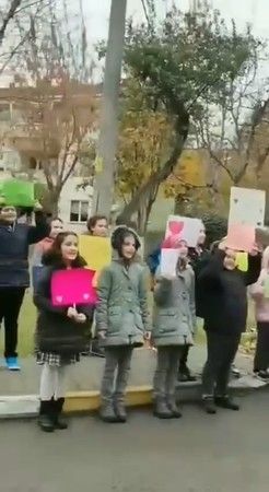 Kanser tedavisi gören öğretmene yürek ısıtan kutlama