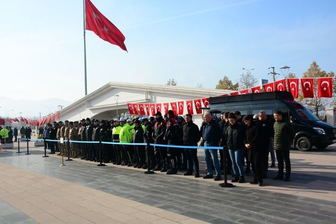 Kalbine yenik düşen polis memuru, son yolculuğuna uğurlandı