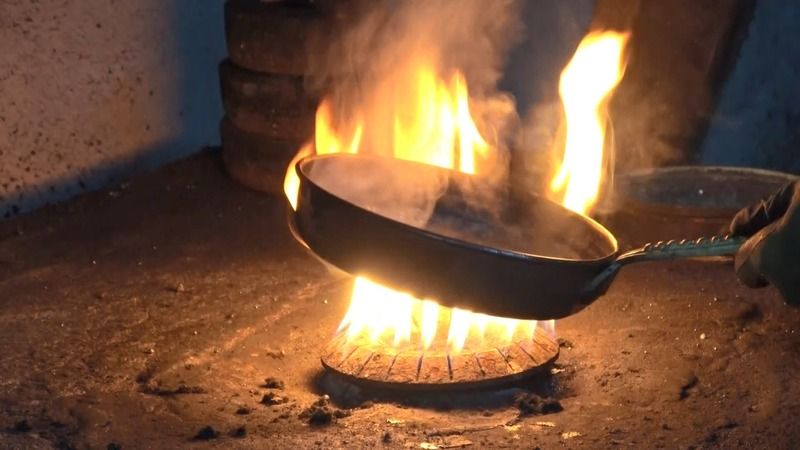 Bakırcılar Çarşısı'nın tek bakır ustası