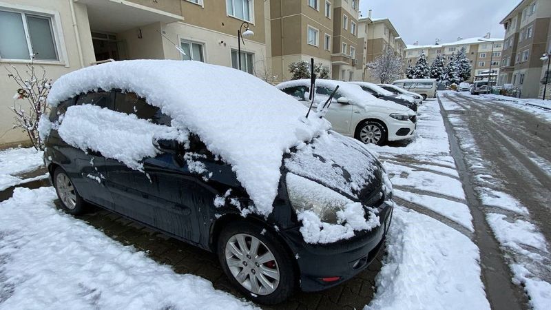 Beklenen kar İzmit'e geldi