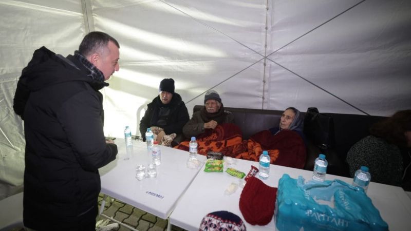 Büyükakın depremzede vatandaşlarla bir araya geldi