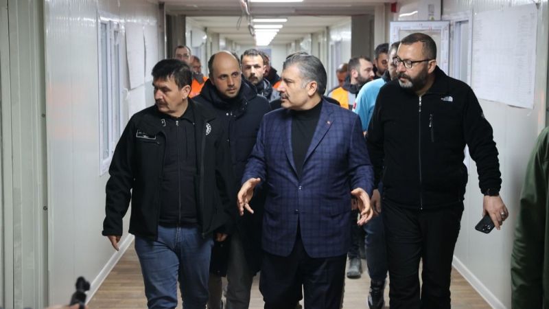 Bakan Koca, Defne’deki Kocaeli Büyükşehir Hastanesi’ni inceledi