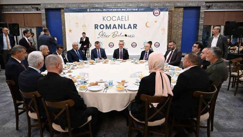 Vali Yavuz Romanlarla iftar programında bir araya geldi