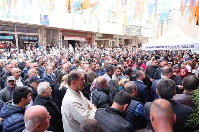 AK Parti'de miting havasında açılışlar 