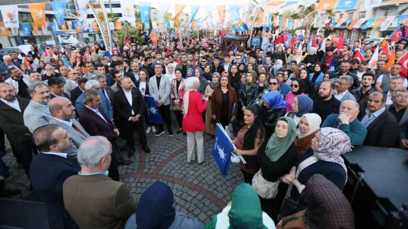 AK Parti Derince’de coşkulu açılış