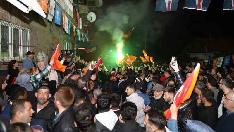 Yenidoğan ve Serdar’da AK Parti coşkusu