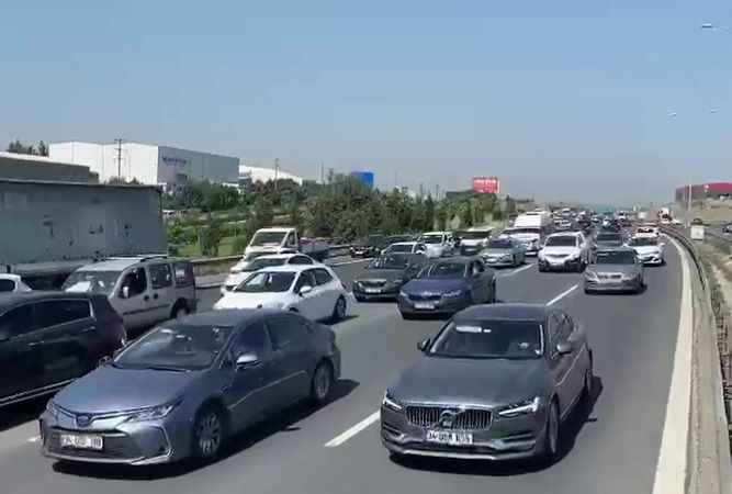 Osmangazi Köprüsü'nde trafik durma noktasına geldi