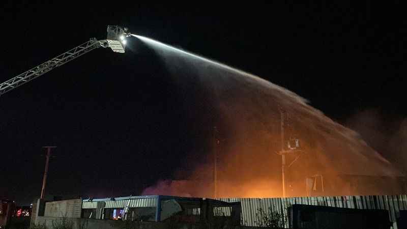 Gebze'de geri dönüşüm fabrikasında yangın