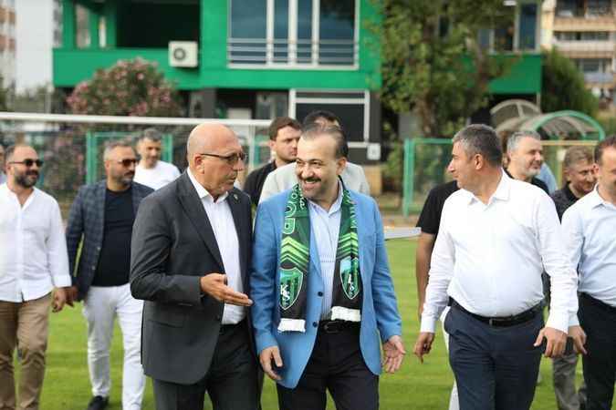 AK Parti’den, Kocaelispor’a moral ziyareti