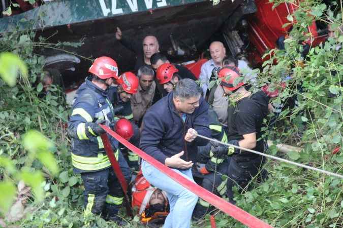 Orman İşletme arazözü 30 metrelik uçurumdan uçtu