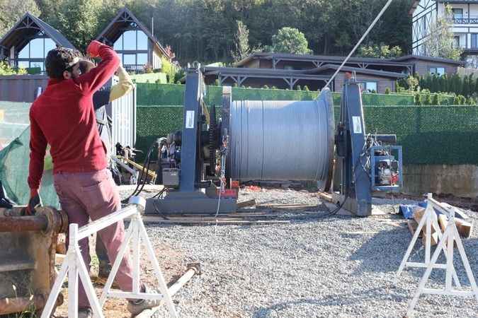 Teleferik’te ana hat boyunca haberleşme halatı  