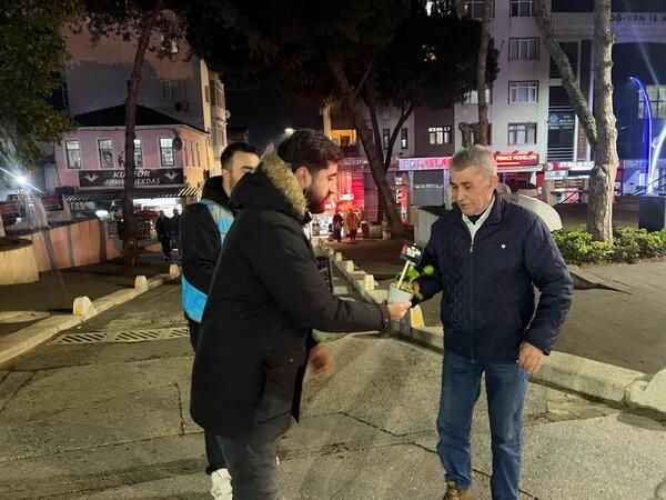 Derinceli AK Gençler vatandaşlardan takdir topladı 