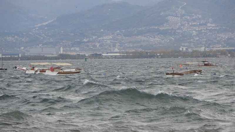 Kocaeli'de deniz taştı, 7 tekne battı