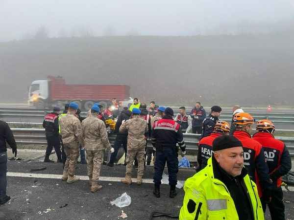 Kuzey Marmara Otoyolu'nda feci kaza: 11 ölü, 57 yaralı