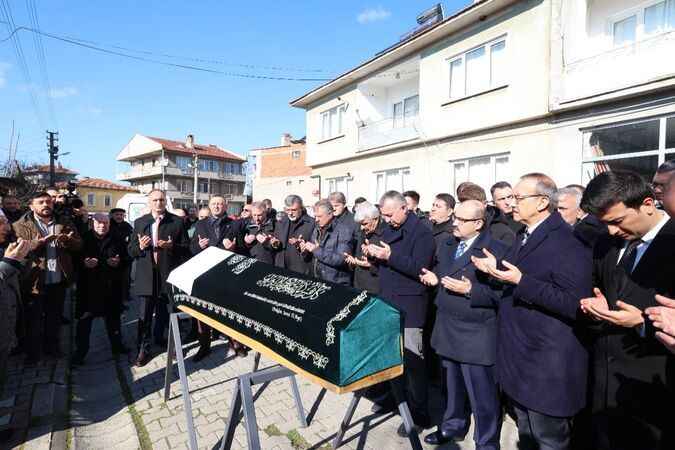 Büyükakın'ın kayınpederi toprağa verildi