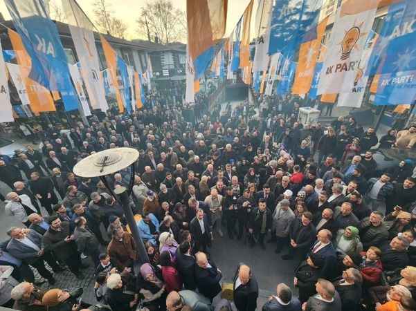 AK Parti’den miting havasında seçim ofisi açılışı