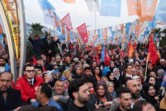 Şirin’den Derince’de miting gibi açılış