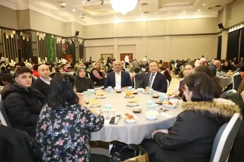 Başkan Söğüt, yetim ve öksüz çocuklarla iftar açtı