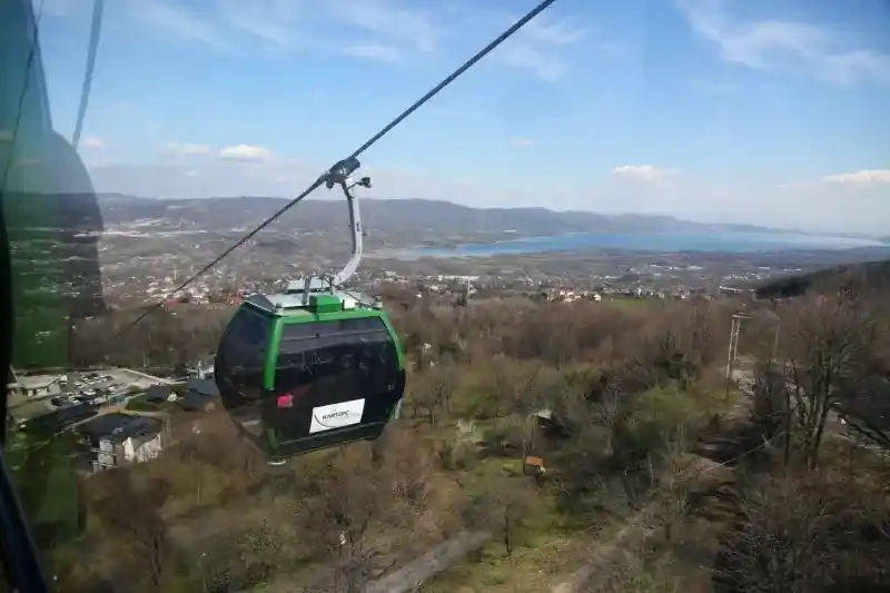 Teleferiğin ilk yolcusu 1 yaşındaki Mila bebek