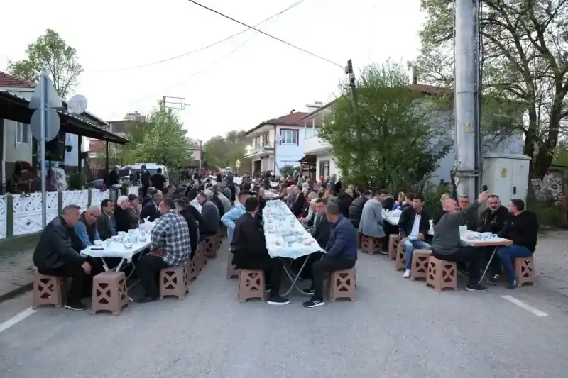 Başkan Gökçe vatandaşlarla iftarda buluştu