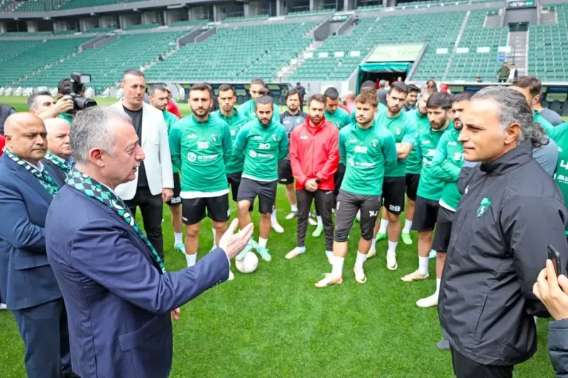 Büyükakın’dan Kocaelispor’a moral ziyareti