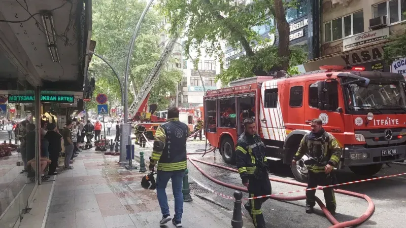  Kocaeli'de masaj salonunda korkutan yangın