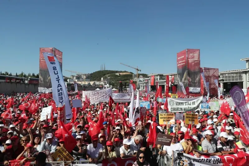 CHP Genel Başkanı Özel, Emek Mitingi'nde konuştu