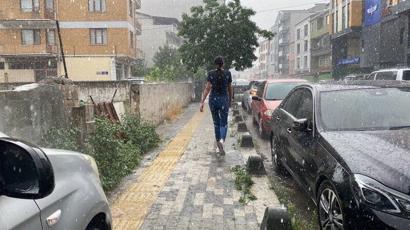 Kocaeli'de yollar nehre döndü