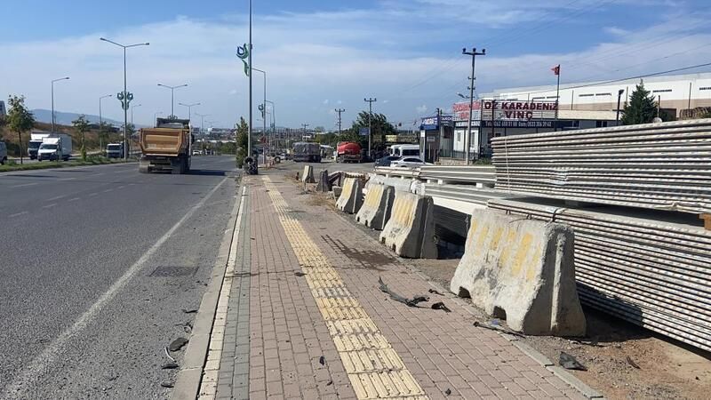 Kavşakta feci kaza: 1 ölü, 1 yaralı